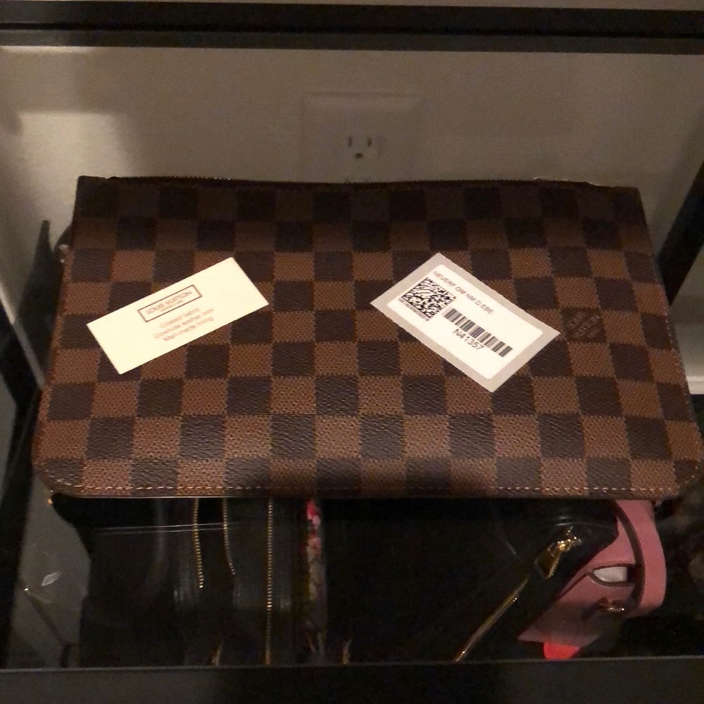 LV wristlet